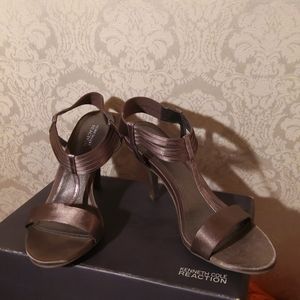 Kenneth Cole Reaction slinga